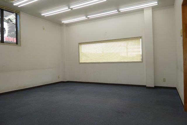 堀南岡本店舗の内装|１F（仕切り壁のみ撤去可）