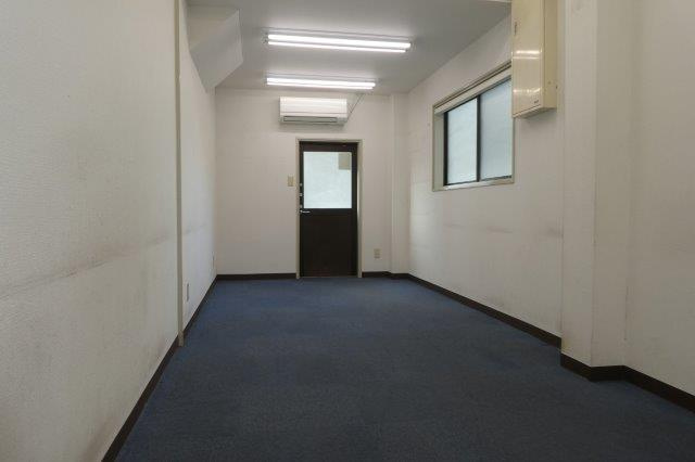 堀南岡本店舗の内装|１F（仕切り壁のみ撤去可）