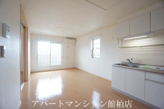 ピサンリの居間・リビング|※別号室参考写真です ※現況優先