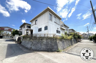 【前面道路含む現地写真】 | 角地で開放的なポジションです(*´▽｀*)陽当・通風良好ですので快適なお家が建てられますね！