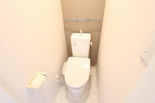 ユナイト生麦エルズワースのトイレ|同タイプ参考写真です。