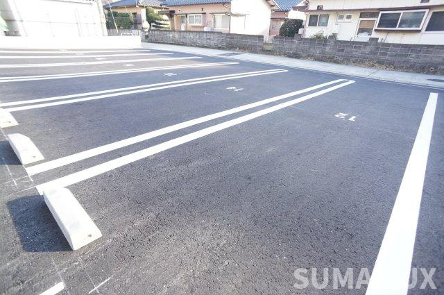 サンライズ新土河原の駐車場