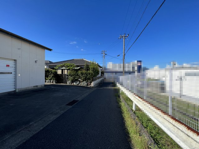 高浜市稗田町4丁目中古住宅の前面道路含む現地写真