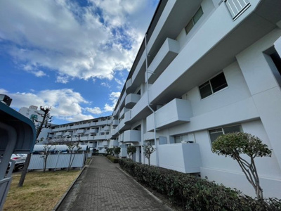 【外観】 | 二色小【アジュール二色の浜１棟２階】貝塚市二色２丁目 | 外観もきれいです