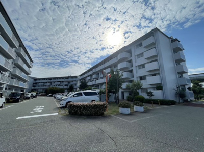 【外観】 | 二色小【アジュール二色の浜１棟２階】貝塚市二色２丁目 | 外観もきれいです