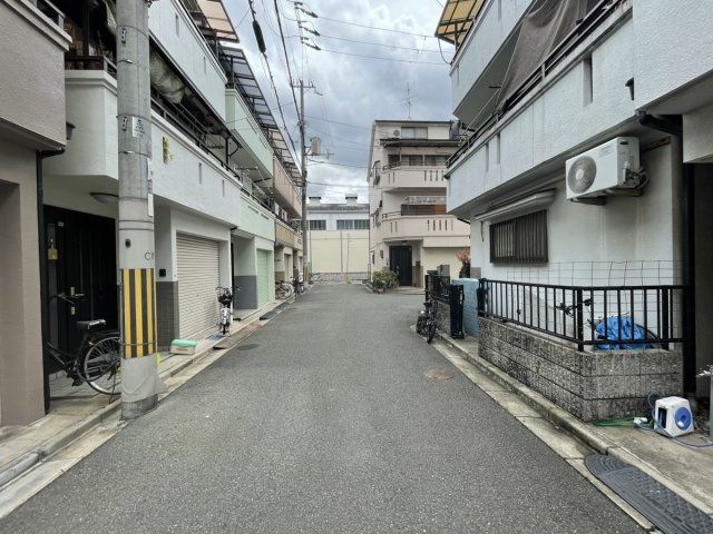 中古戸建　大東市氷野３丁目の前面道路含む現地写真