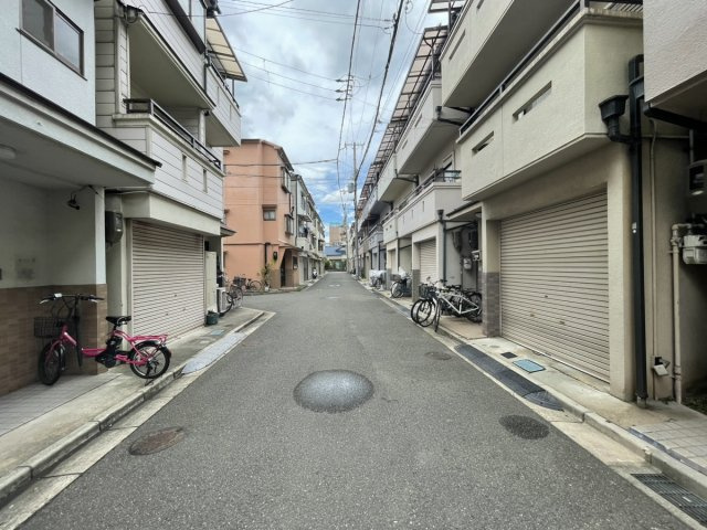 中古戸建　大東市氷野３丁目の前面道路含む現地写真