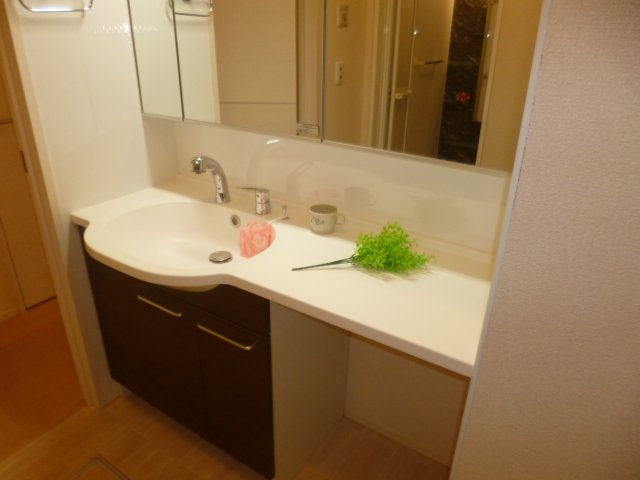 ナウリヴィエールの独立洗面台