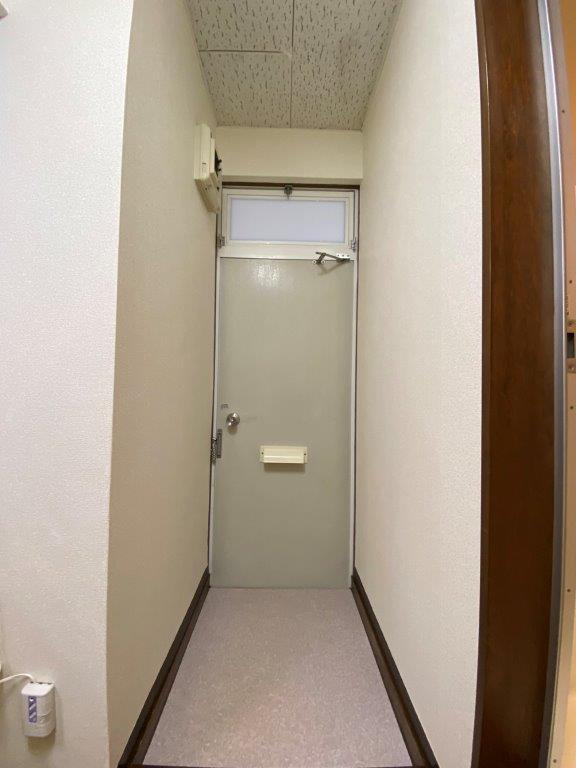 センチュリーハウス津志田Bの玄関