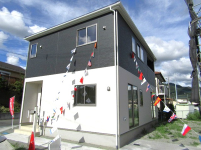 【外観】 | クレイドルガーデン　甲府市山宮町第5　1号棟 | 建物外観を気になさる方へ、見た目の良い物件です