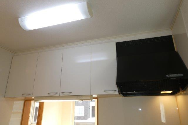 River　Side　東祥Bのキッチン|キッチン上収納