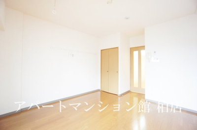 【居間・リビング】 | ラティニア | 反転タイプ