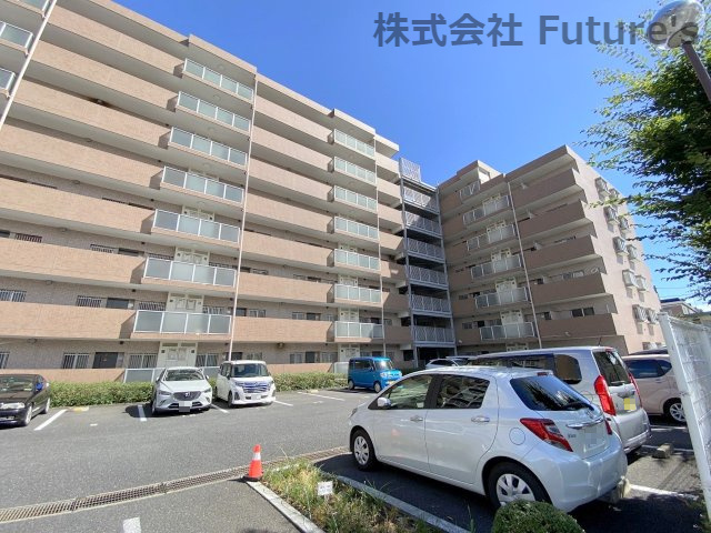 ライオンズマンション三郷の駐車場|平置き駐車場