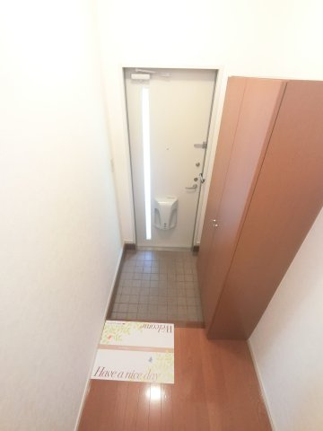 ウィステリアⅠの玄関