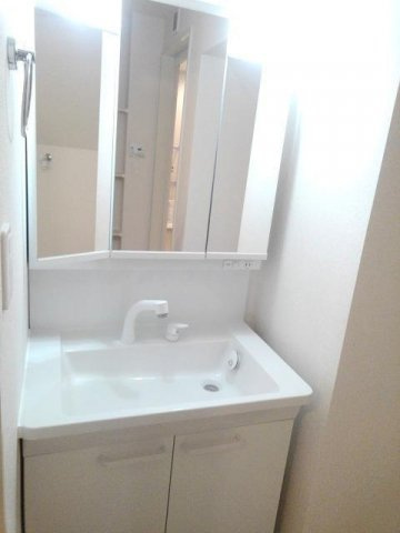 アミティエ　三本松　１号館の洗面所|スペースが確保できる洗面所です