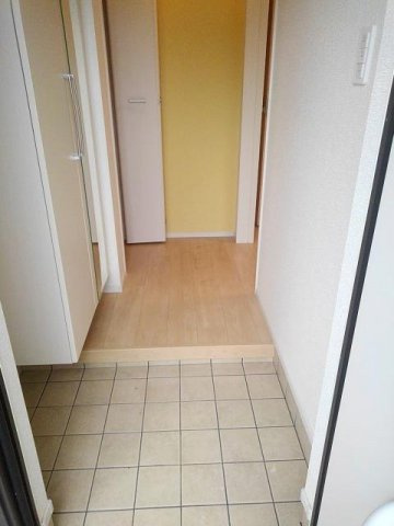 アミティエ　三本松　１号館の玄関|明るい玄関です