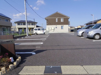 【駐車場】