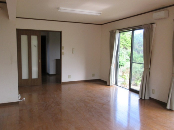 【居間・リビング】 | 東興別荘地　戸建