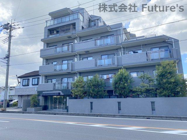 エステ・スクエア吉川の外観|【吉川】駅徒歩8分・管理体制良好！