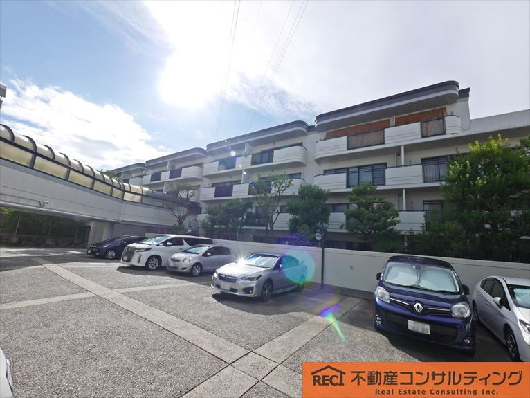 朝日ヶ丘アーバンライフ2番館の駐車場