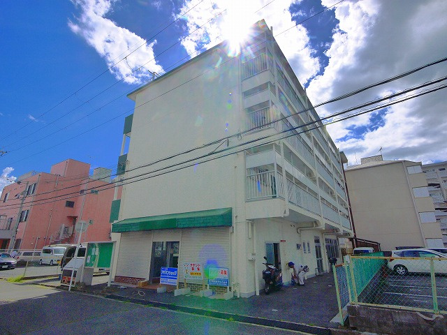 森本マンションの外観