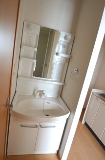 【洗面所】 | Kiratech White(キラテック　ホワイト) | ハウスクリーニング前