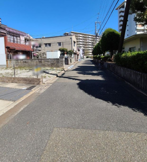 【前面道路含む現地写真】