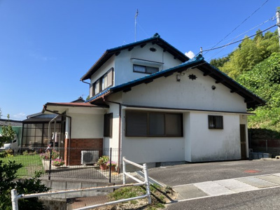 【前面道路含む現地写真】 | 大津市苗鹿2丁目11-8 収益戸建 | 2023年8月撮影、外観