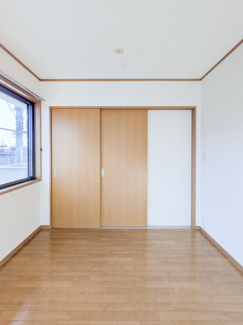 【洋室】 | グレースコートA棟 | 洋室（南側）LDKへの引き戸