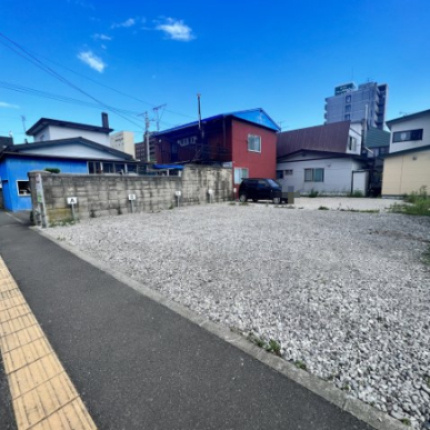 室蘭市中島町2-2-25駐車場の外観