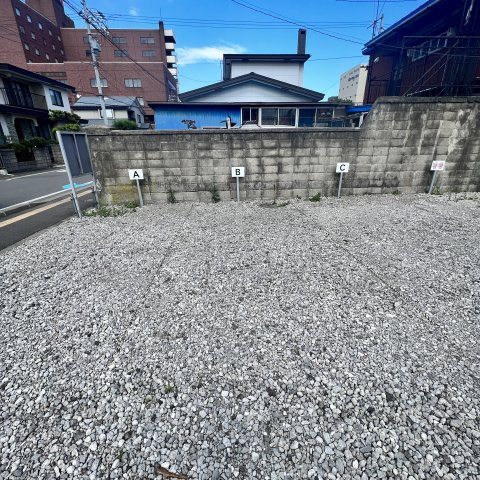 室蘭市中島町2-2-25駐車場の駐車場