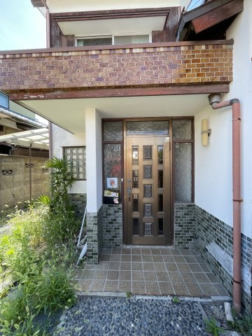 唐津市元石町の一戸建ての玄関