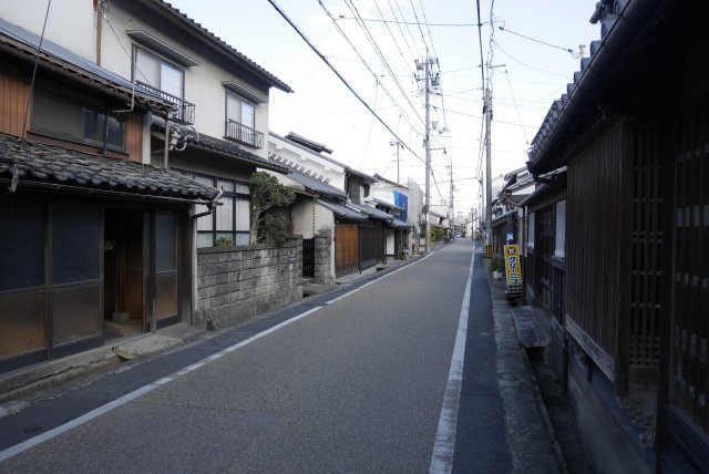 津山市勝間田町　中古住宅　３Kの前面道路含む現地写真