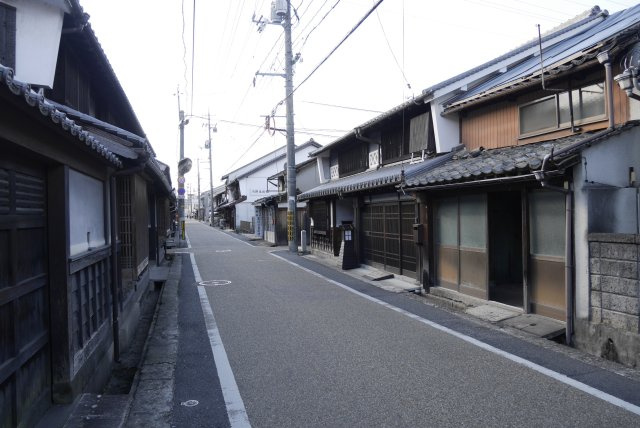 津山市勝間田町　中古住宅　３Kの前面道路含む現地写真