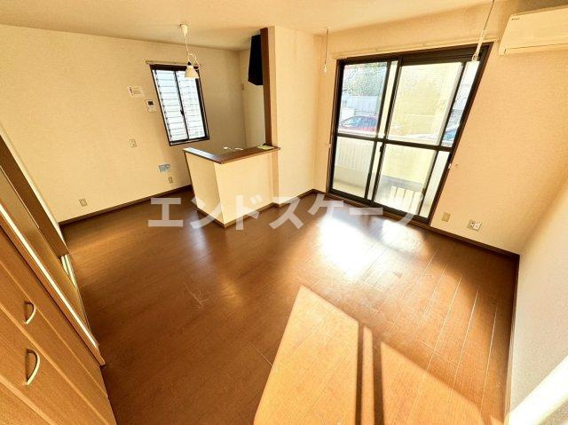 グランドソレーユの居間・リビング|高崎、前橋エリアのお部屋探しはエンドスケープまで！お客様の理想お聞かせ下さい♪