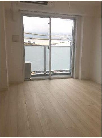 【居間・リビング】リヴシティ横濱七島町 