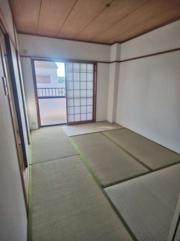 ホワイエ・アンノマエの和室|畳の上でゆっくりとくつろげる和室です