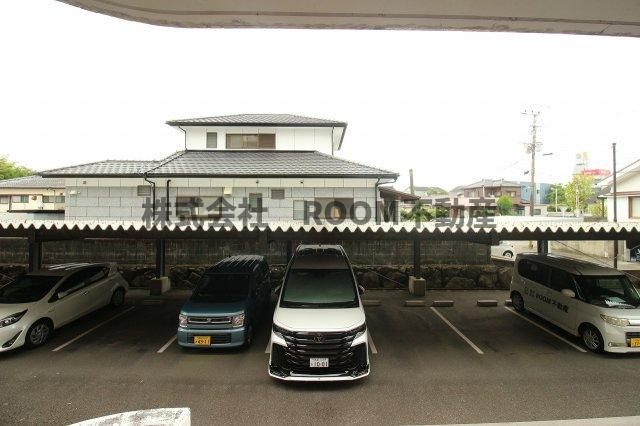シャトー・レ・マタン泉ヶ丘の駐車場|駐車場です
