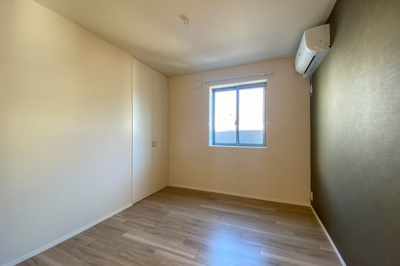 【洋室】 | スペランツァ・ミタカ | 北側　約5帖