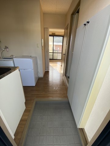 メゾンド・メイナドの玄関