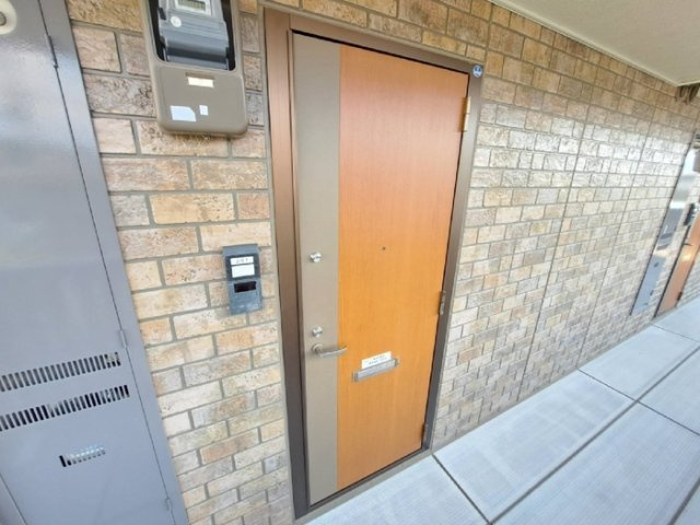 evergreenのエントランス|高崎、前橋、伊勢崎エリアのお部屋探しはエンドスケープまで！お客様の理想お聞かせ下さい♪