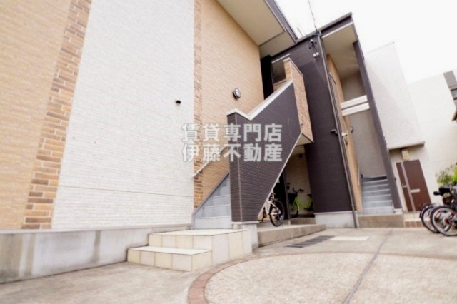 サニーハイツ南川町のエントランス