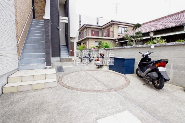 サニーハイツ南川町の駐車場