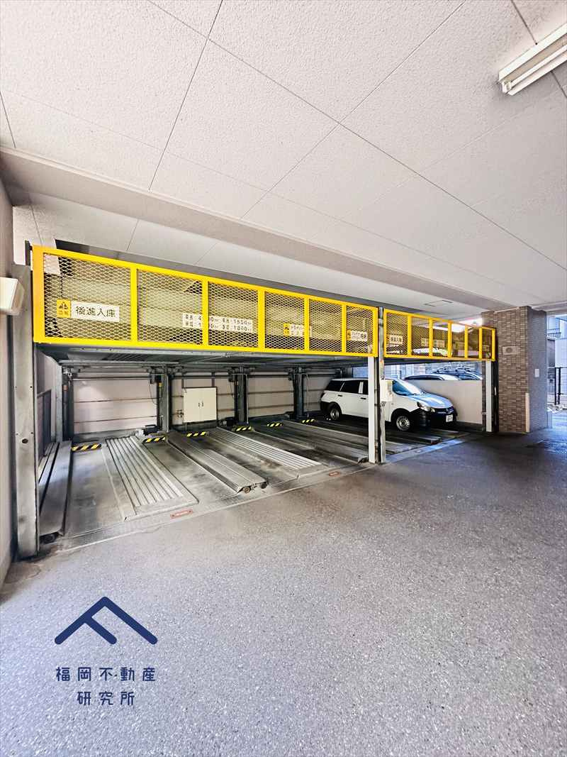 天神パークホームズの駐車場