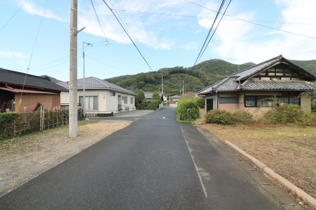 足利市松田町の売地の前面道路含む現地写真