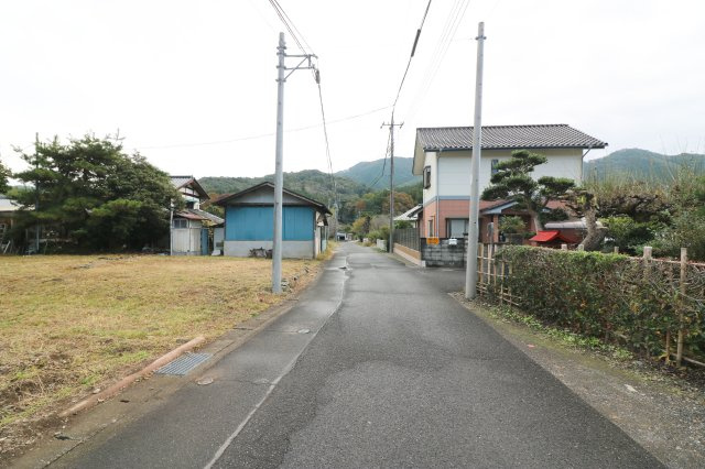 足利市松田町の売地の前面道路含む現地写真