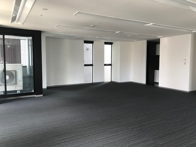 エスパシオ新富町のエントランス