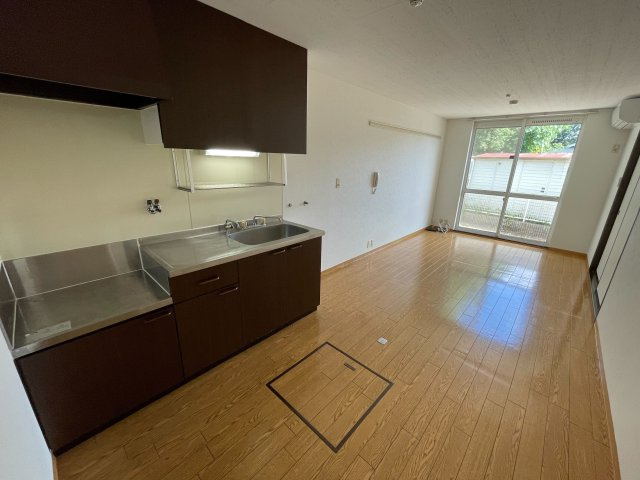 尼崎市東難波町３丁目のハイツのロビー