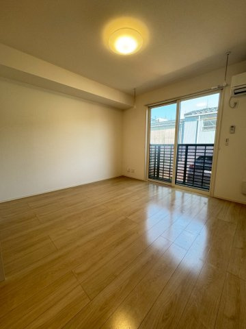 アステール寺町の洋室