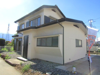 【外観】 | 【再生住宅】甲斐市龍地 | 外観は落ち着いています